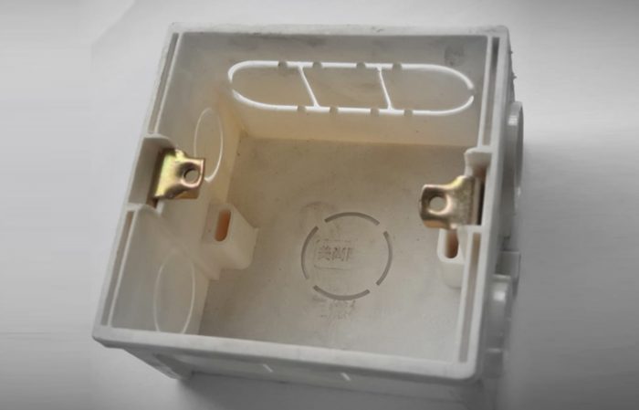 CAJA DE TERMOSTATO